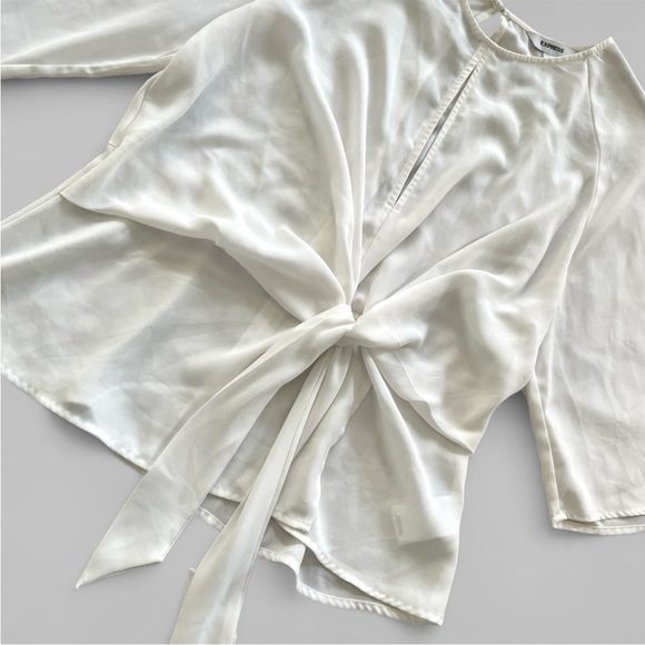 Express | Women’s Tie Front Keyhole Blouse | Ivory - Picture 2 of 5